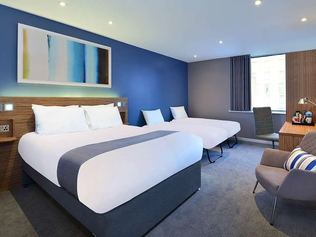 Travelodge London Central City Road Hotel