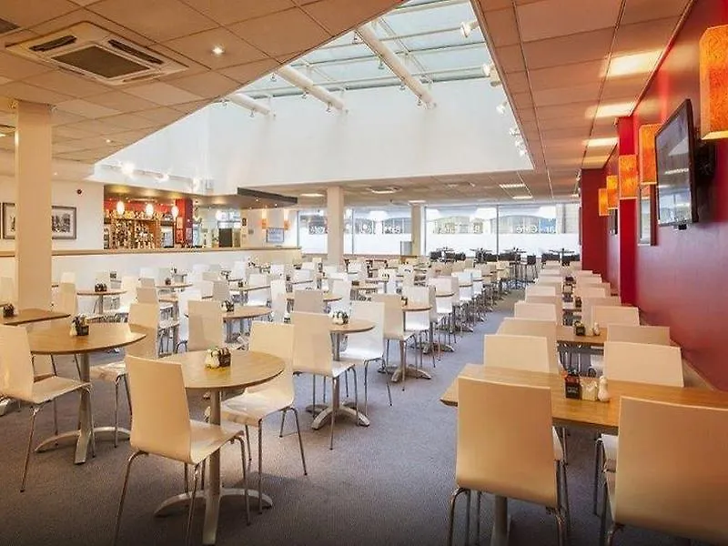 Travelodge London Central City Road 3*,