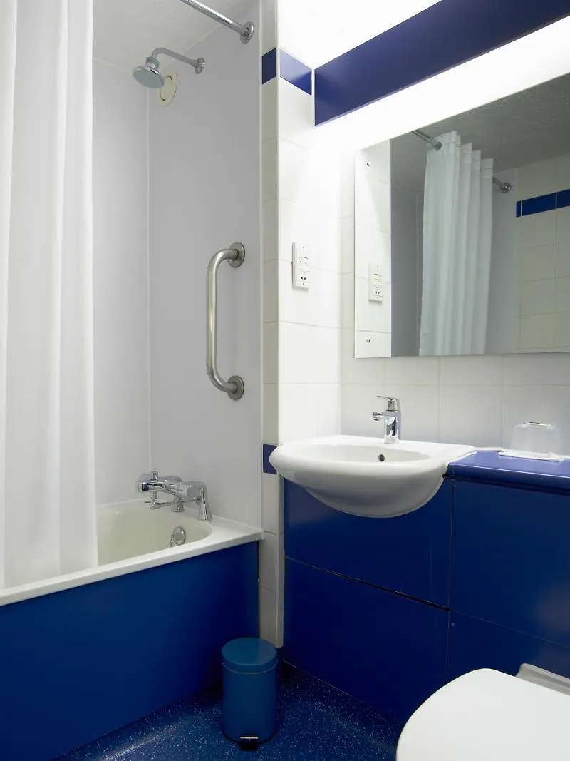 Travelodge London Central City Road Hotel