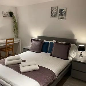 Apartment City Airport Serviced, London